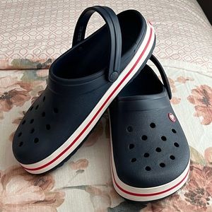 Crocs Crocband Clogs (Navy) (NWOT, size 9M, 11W)